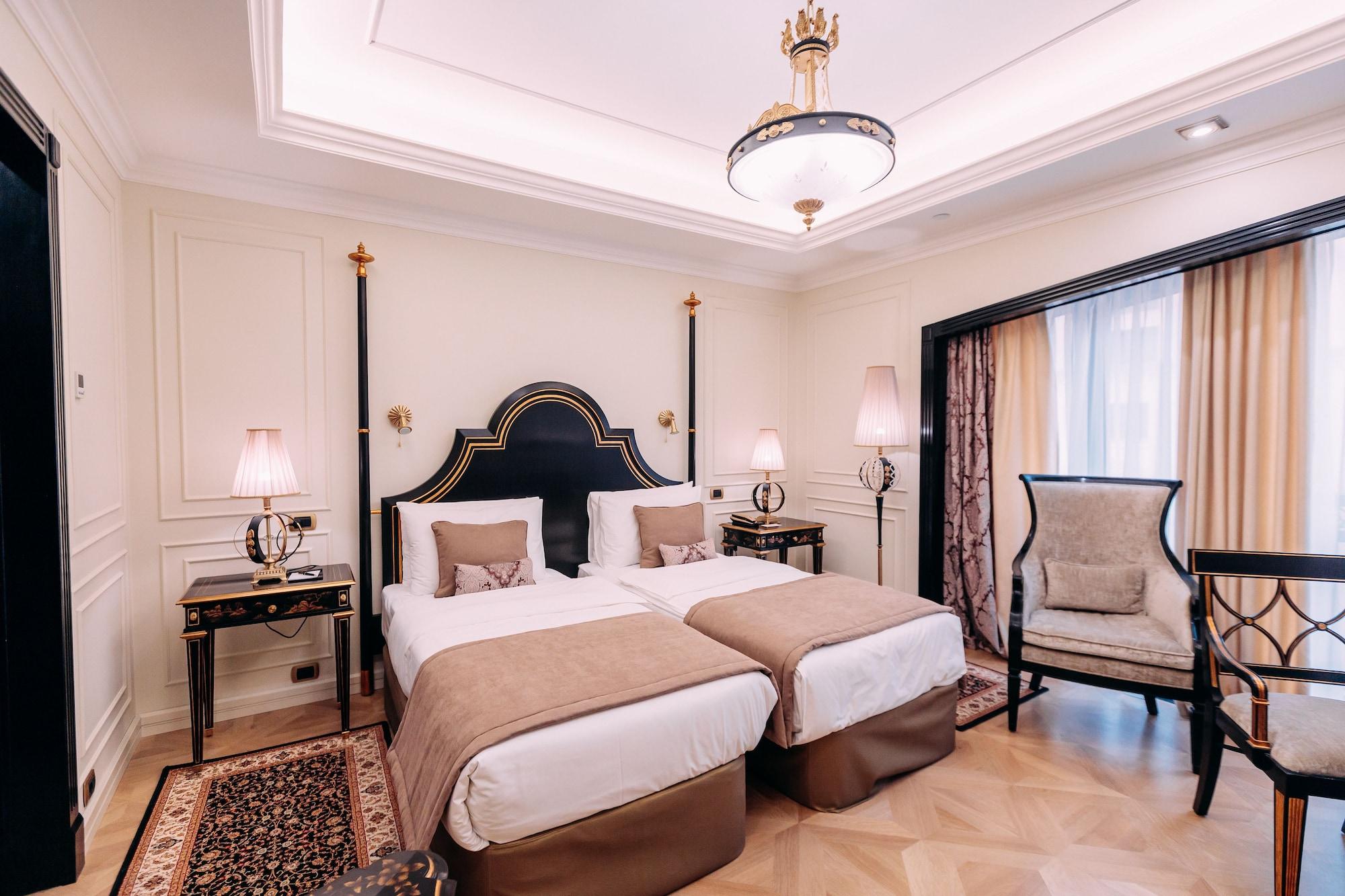 Golden Palace Hotel 예레반 외부 사진