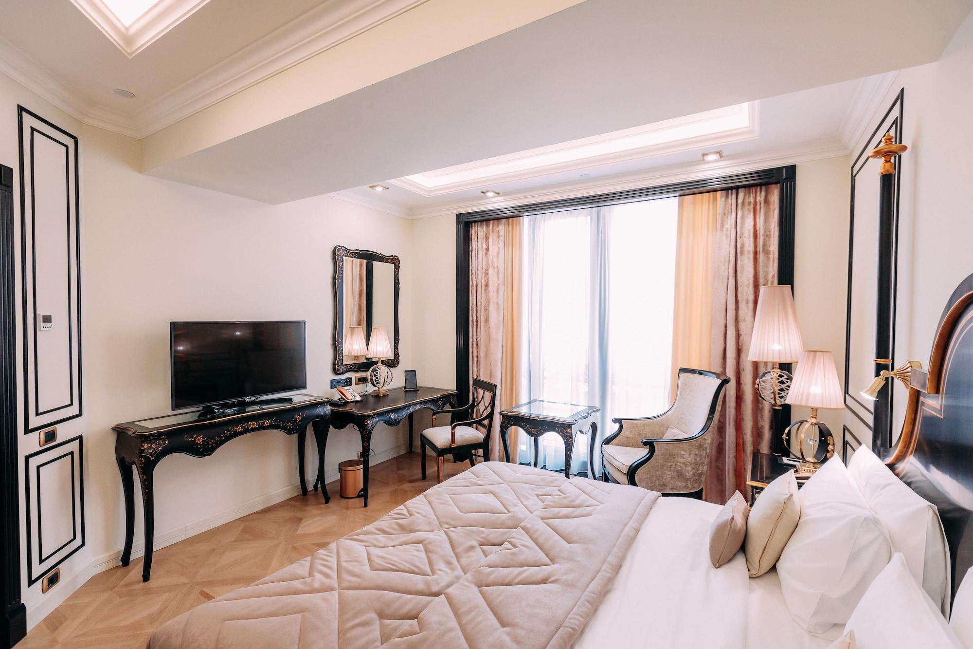 Golden Palace Hotel 예레반 외부 사진