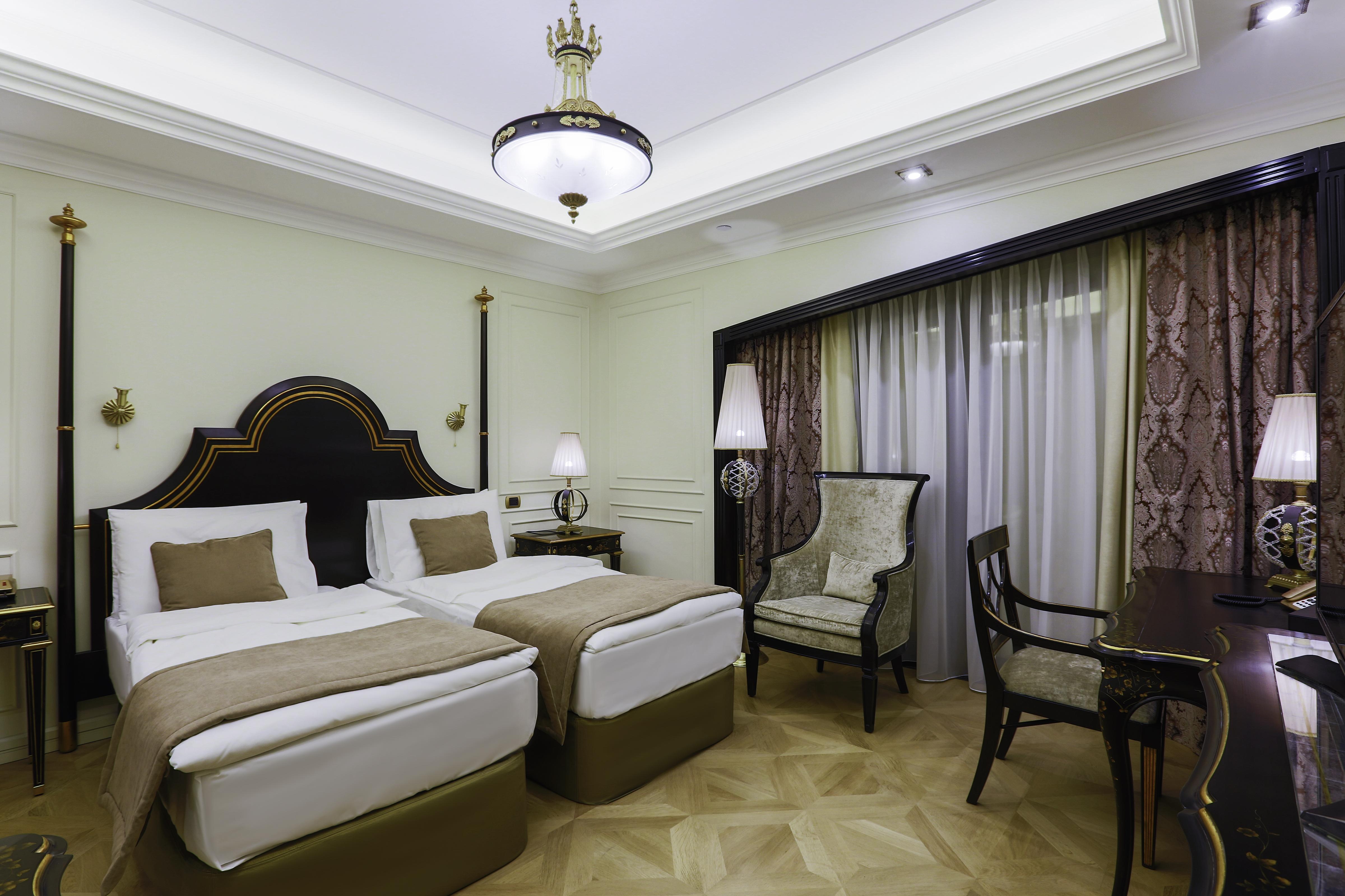 Golden Palace Hotel 예레반 외부 사진