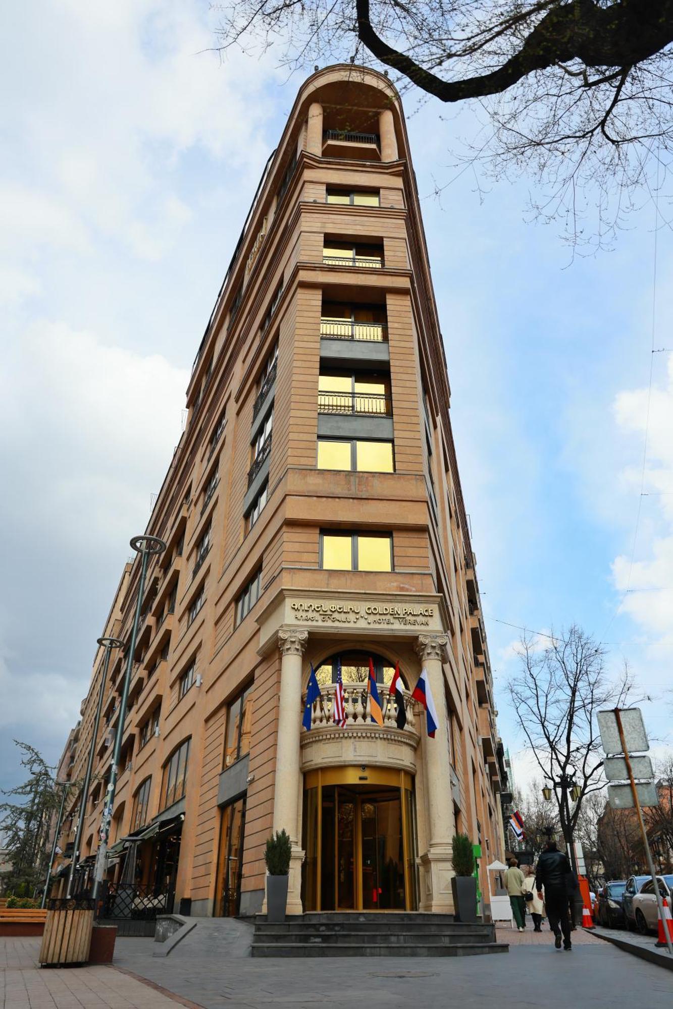 Golden Palace Hotel 예레반 외부 사진