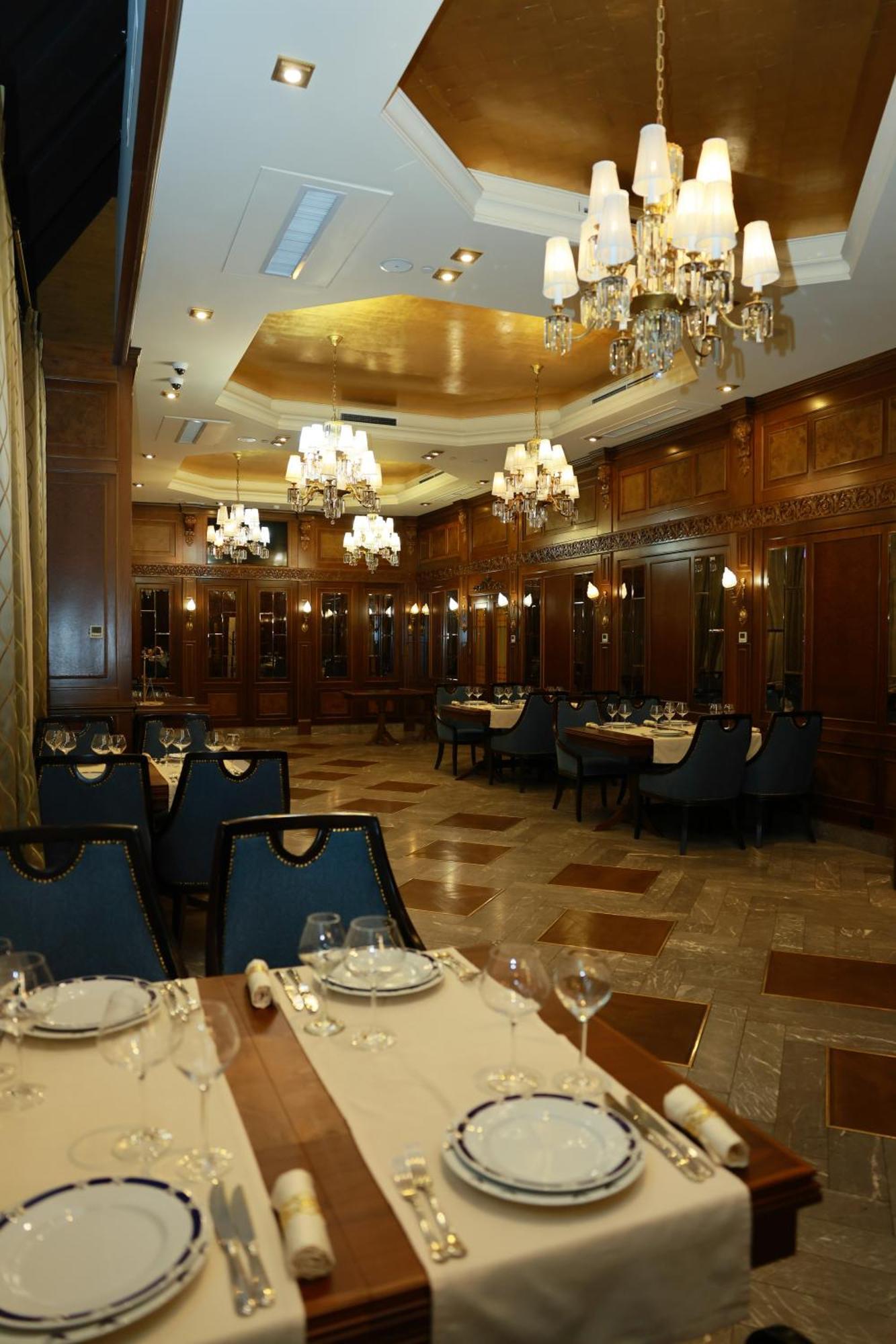 Golden Palace Hotel 예레반 외부 사진