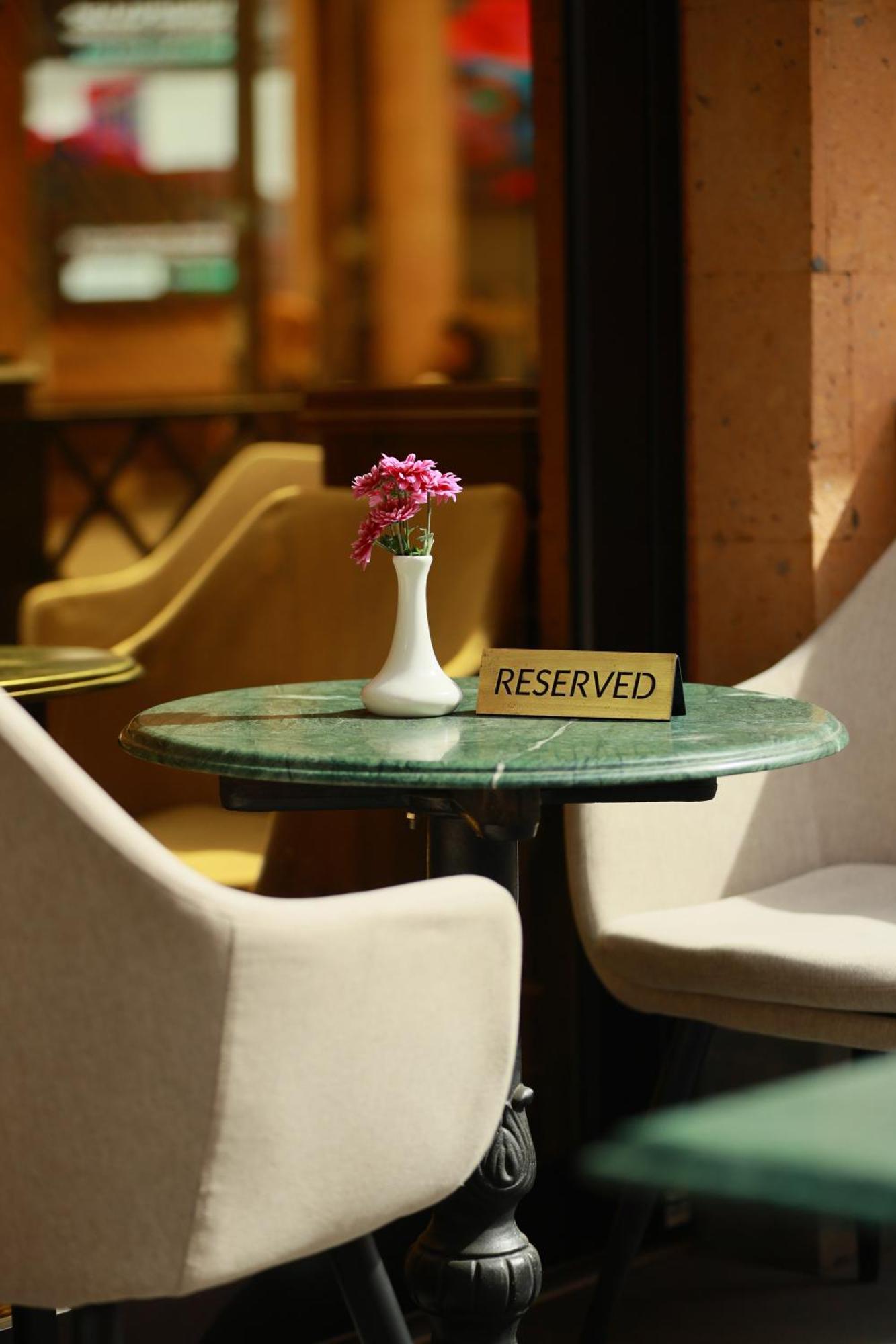 Golden Palace Hotel 예레반 외부 사진