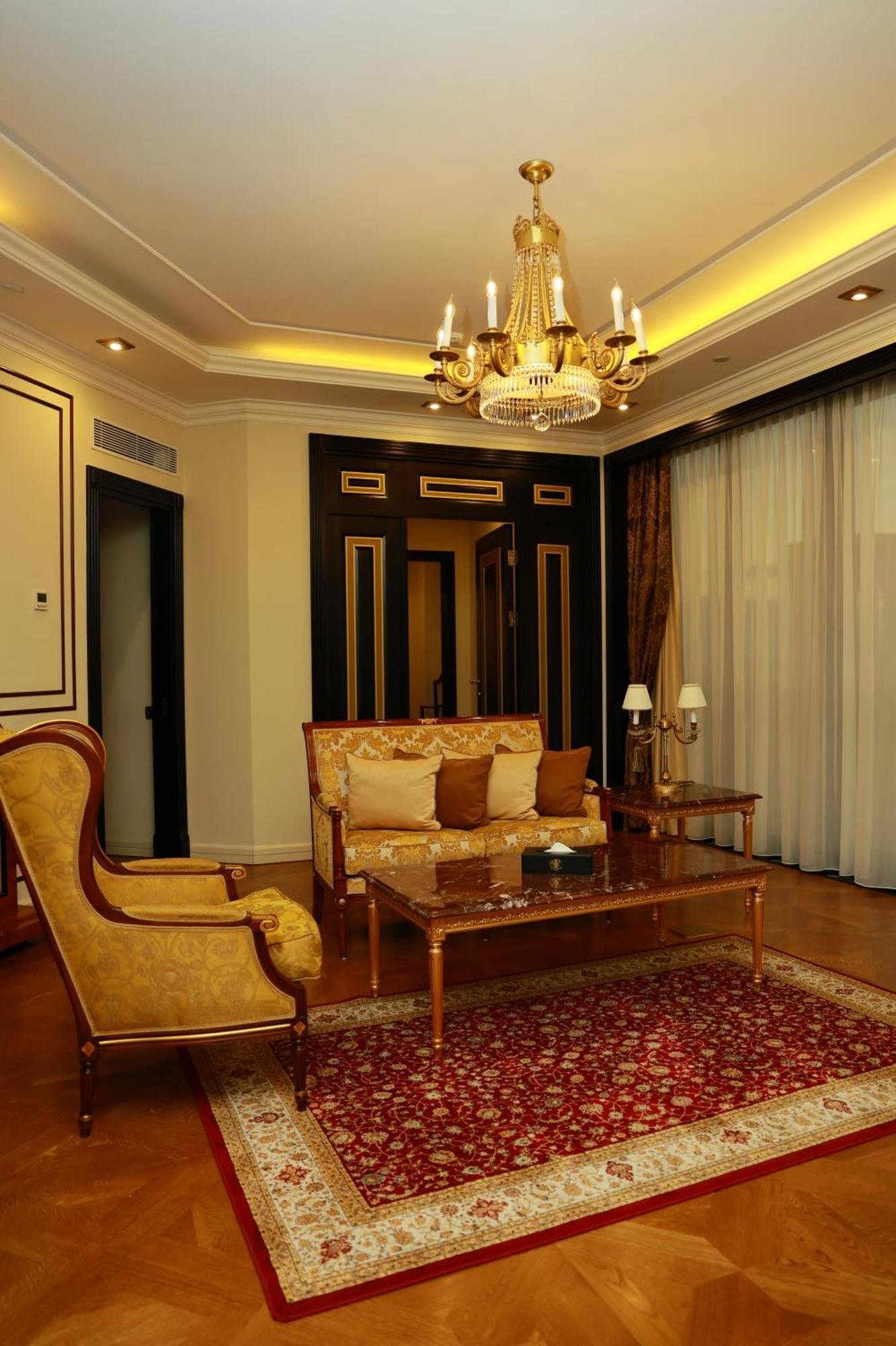 Golden Palace Hotel 예레반 외부 사진