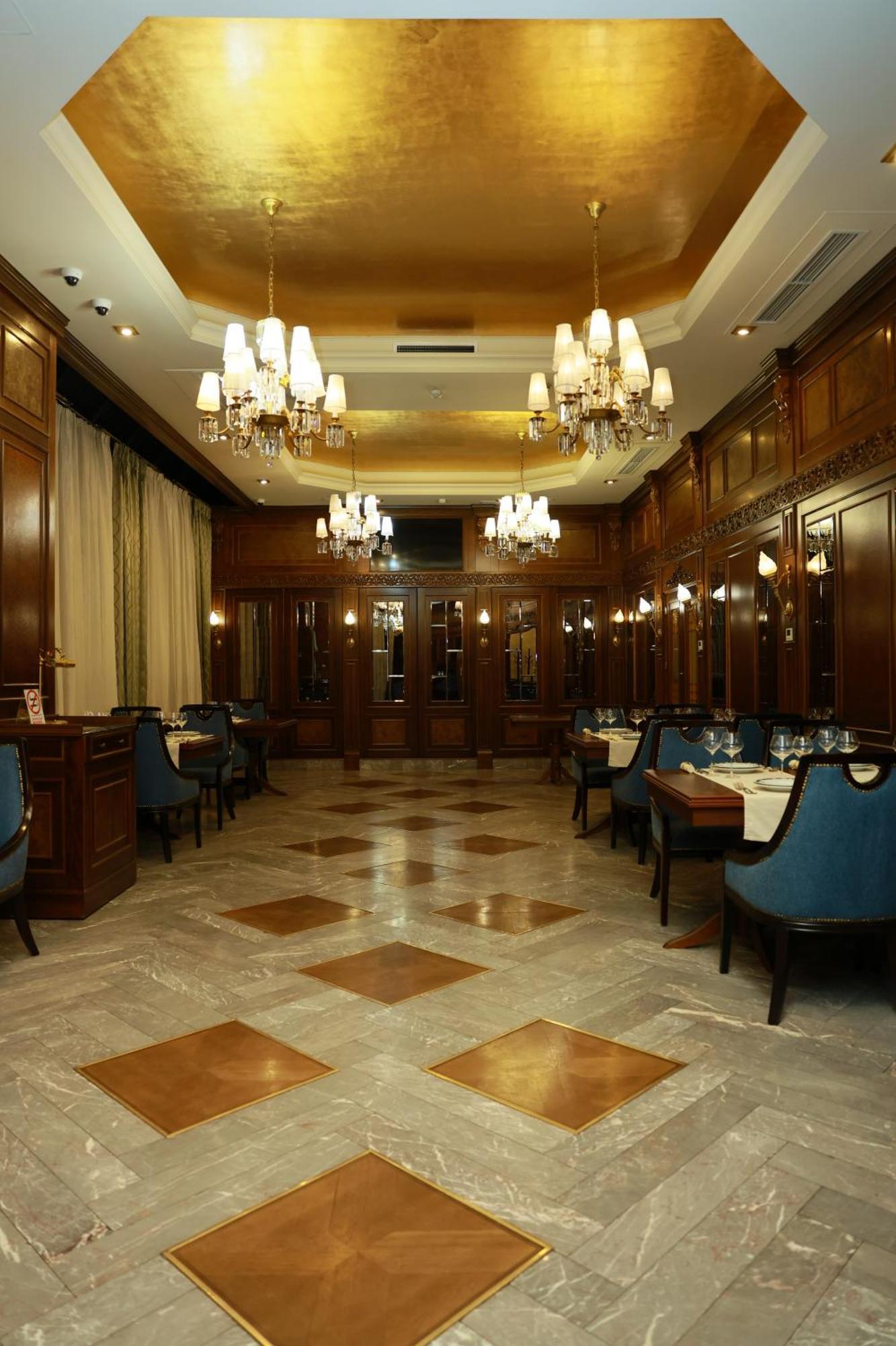 Golden Palace Hotel 예레반 외부 사진