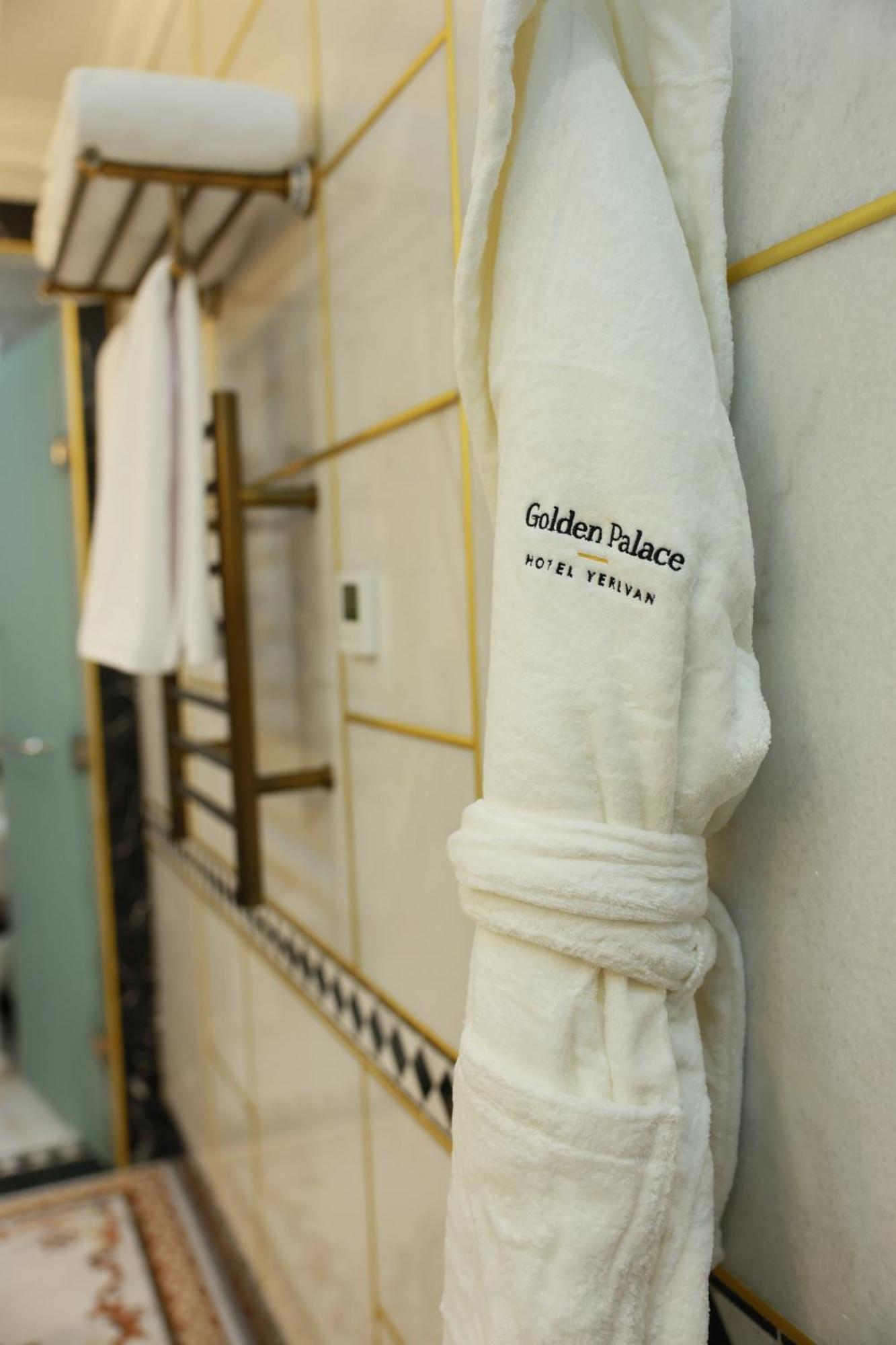 Golden Palace Hotel 예레반 외부 사진