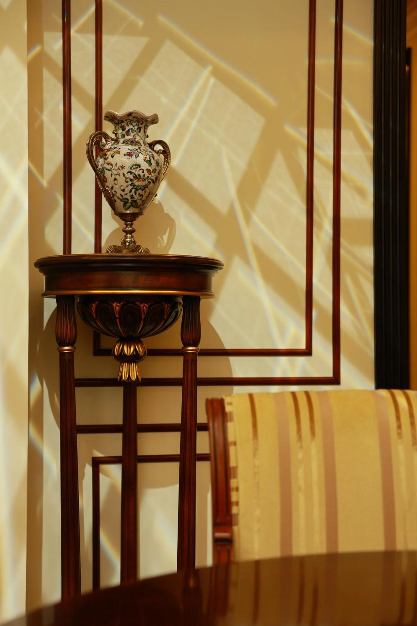 Golden Palace Hotel 예레반 외부 사진