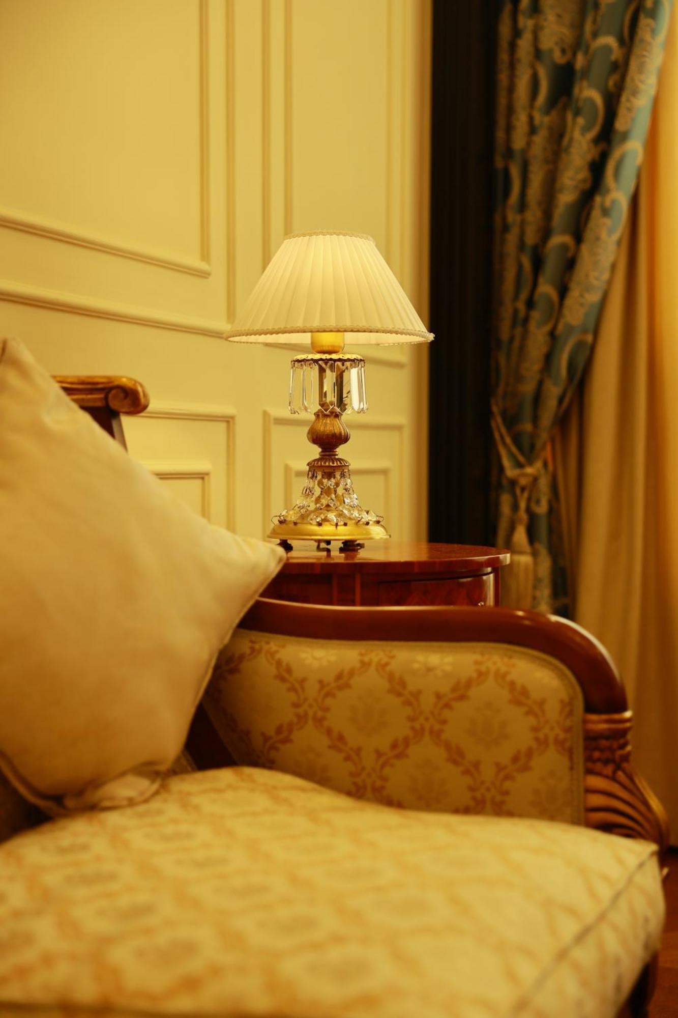 Golden Palace Hotel 예레반 외부 사진