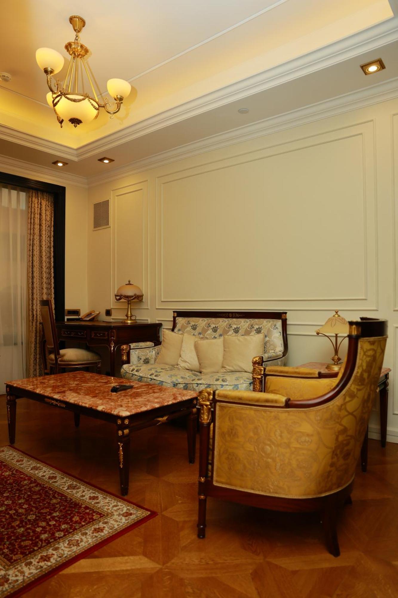 Golden Palace Hotel 예레반 외부 사진