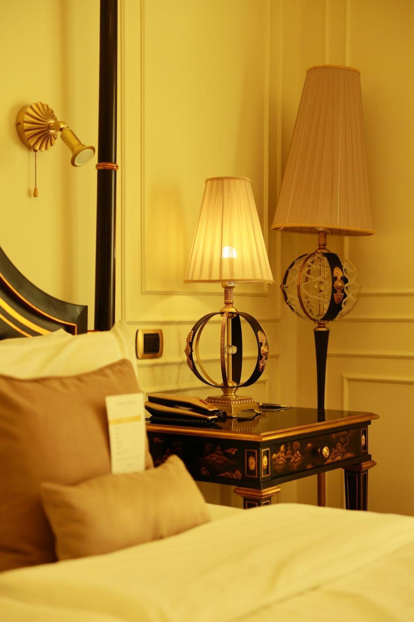 Golden Palace Hotel 예레반 외부 사진