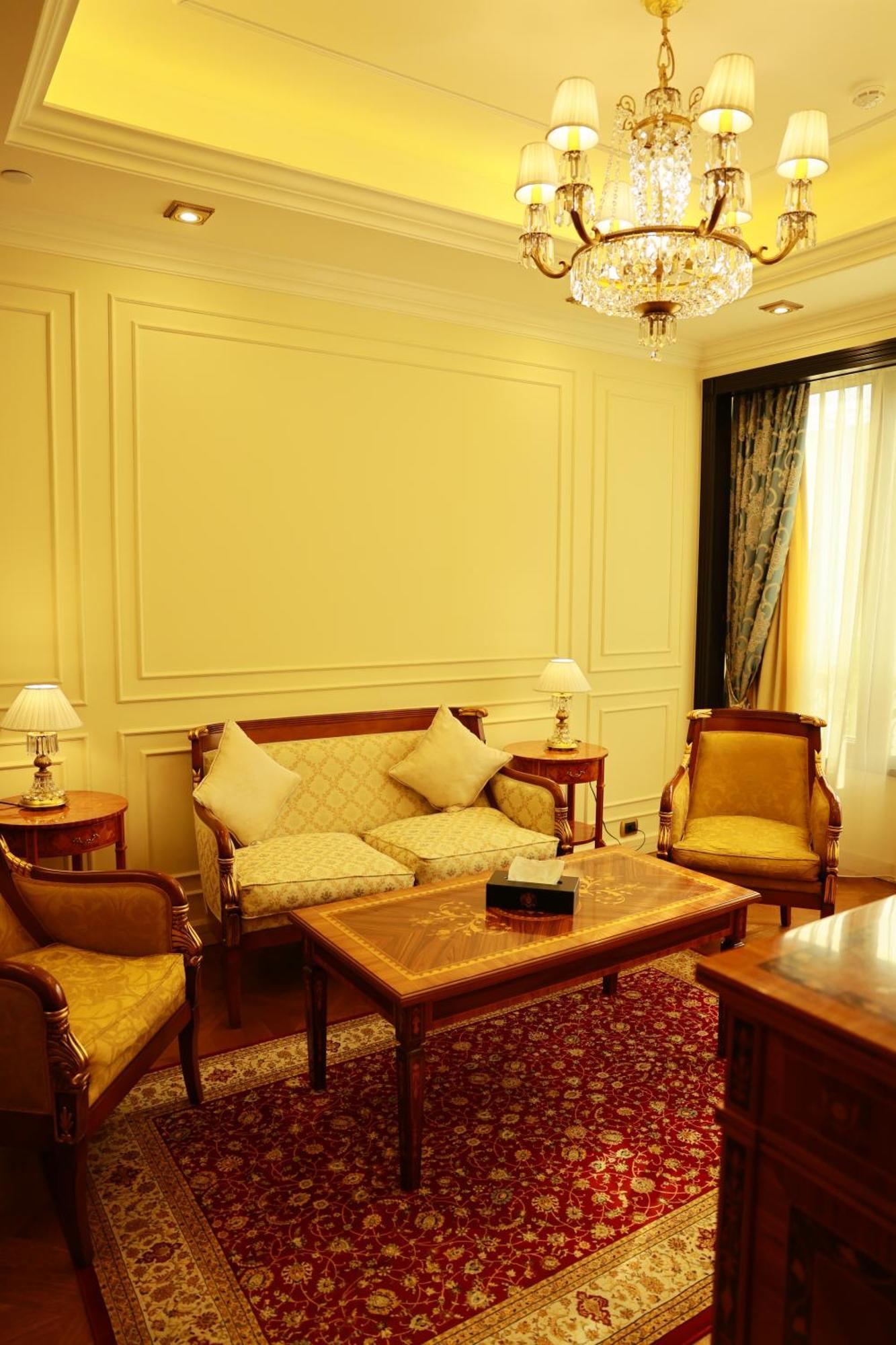 Golden Palace Hotel 예레반 외부 사진